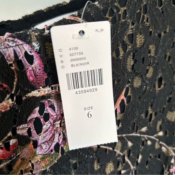 Gorgeous Lace Floral Dress - Picture 8 of 9